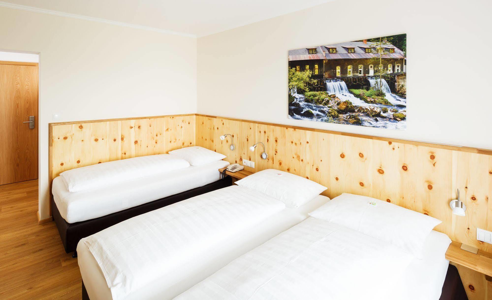 Pension Jageredt Nussbach Exterior photo