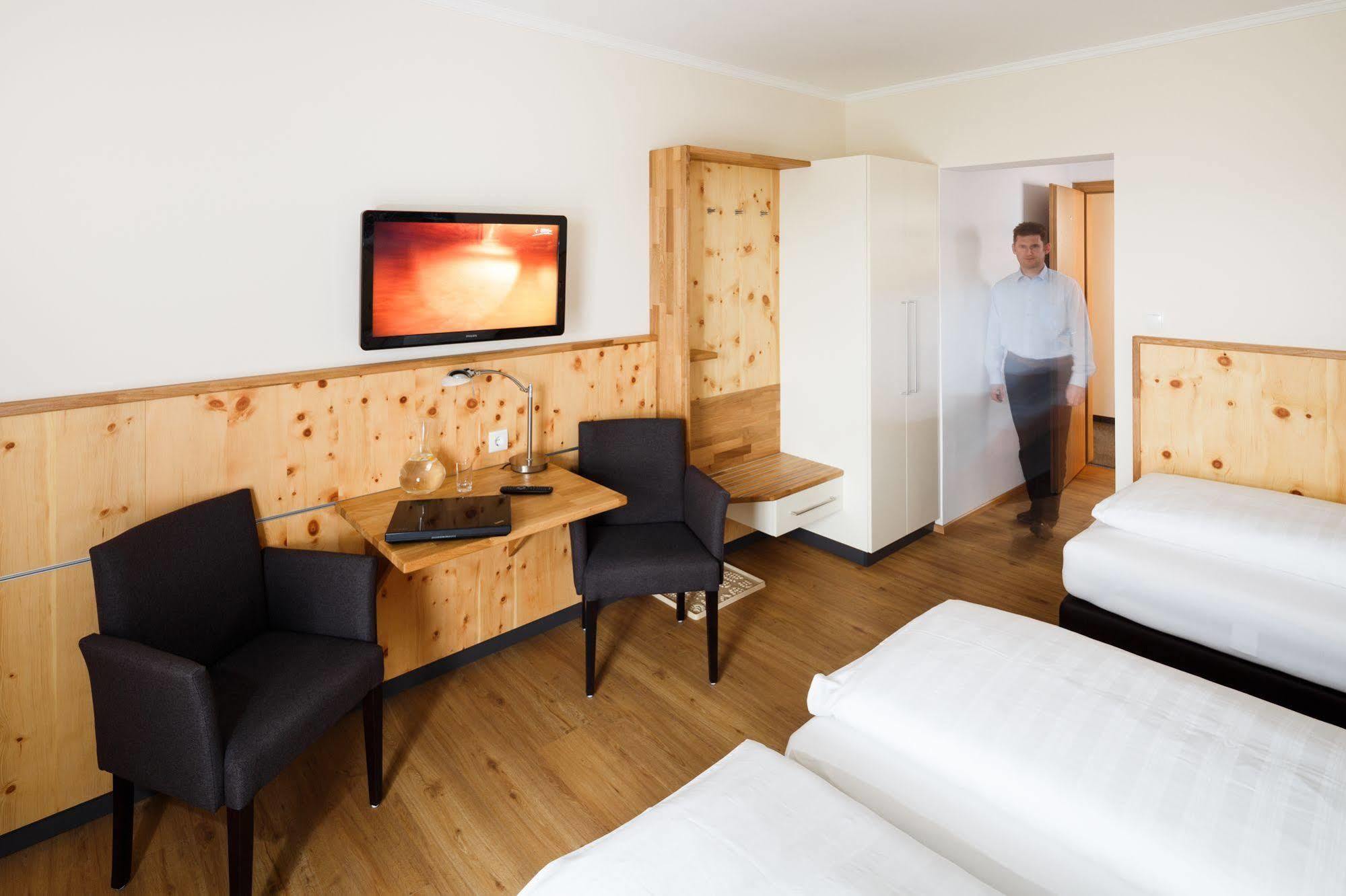 Pension Jageredt Nussbach Exterior photo