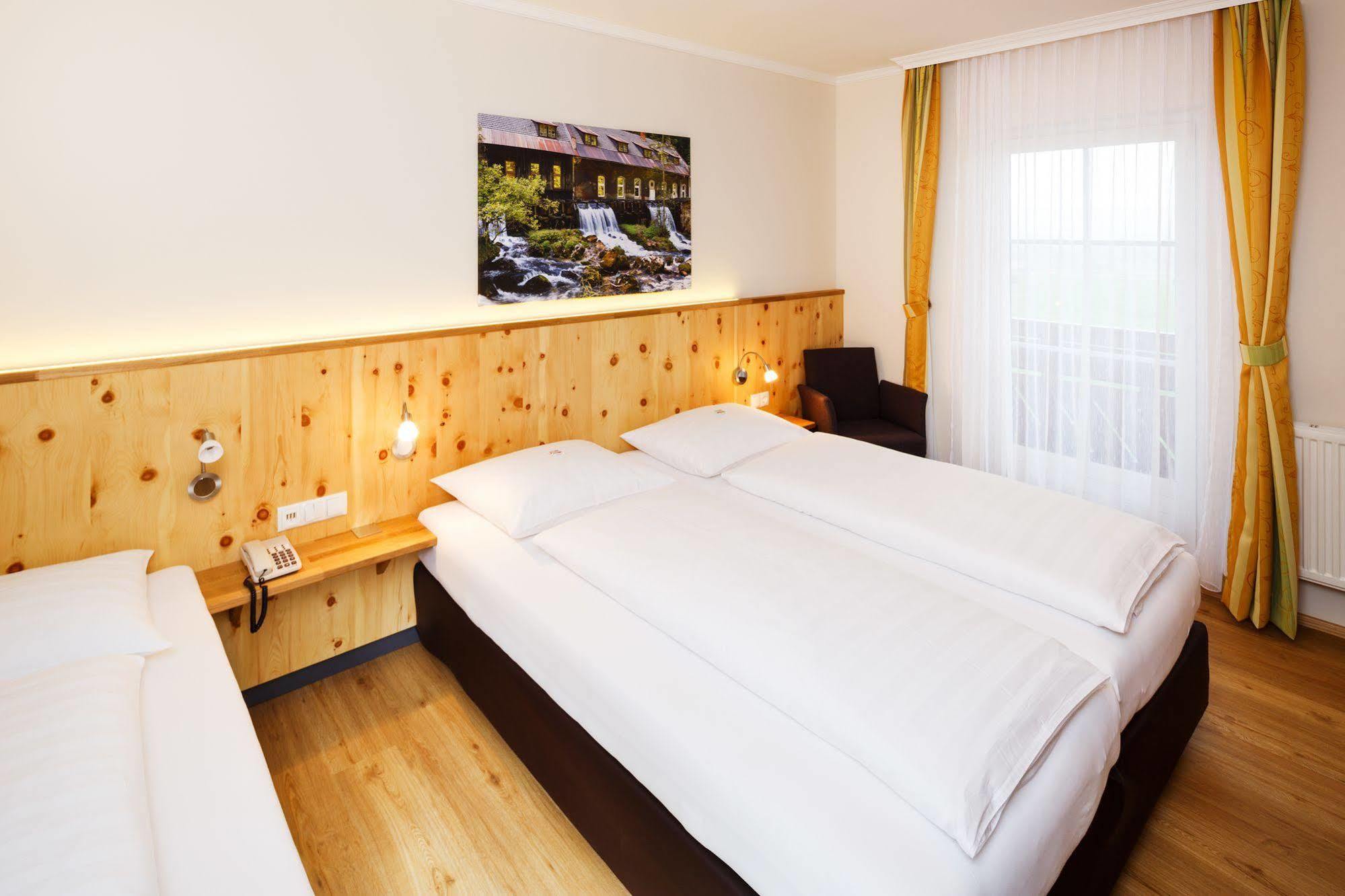 Pension Jageredt Nussbach Exterior photo
